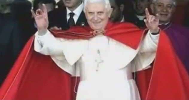 Pope_Satanic_hand_sign.jpg